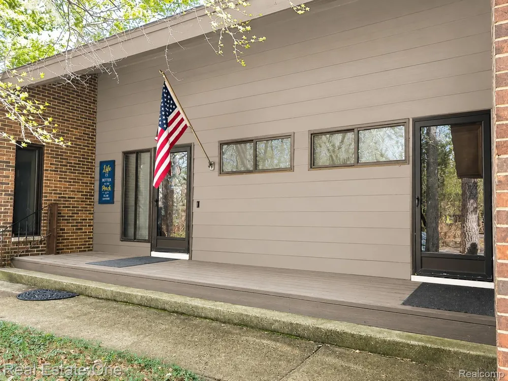 32674 Bingham Lane Bingham Farms Village, MI 48025