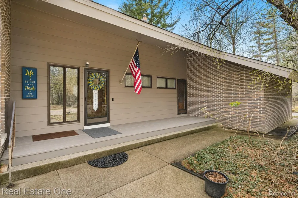 32674 Bingham Lane Bingham Farms Village, MI 48025