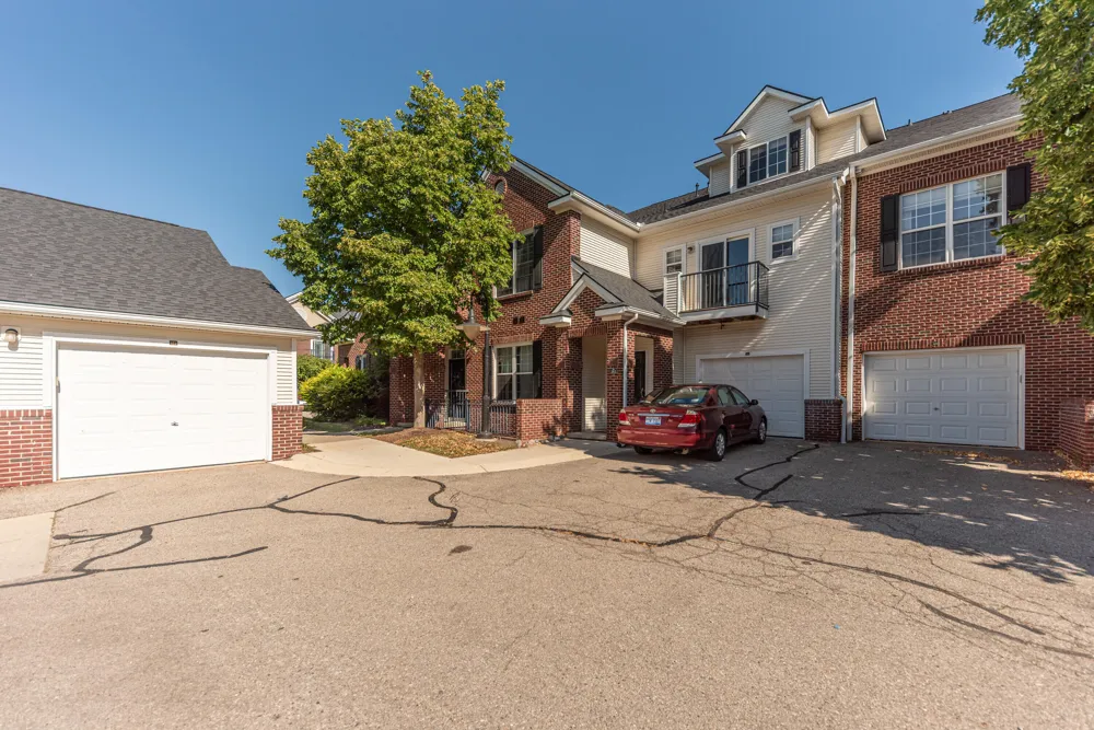 301 Scio Village Court #262 Scio Township, MI 48103