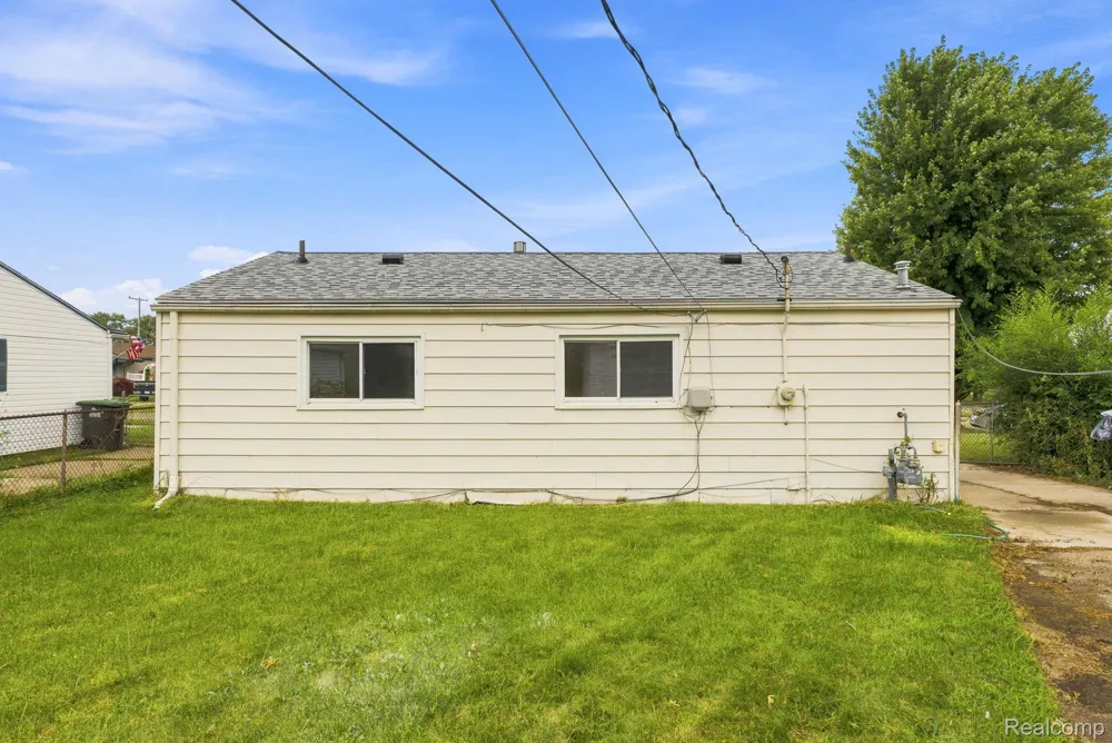 7546 Pine Street Taylor City, MI 48180