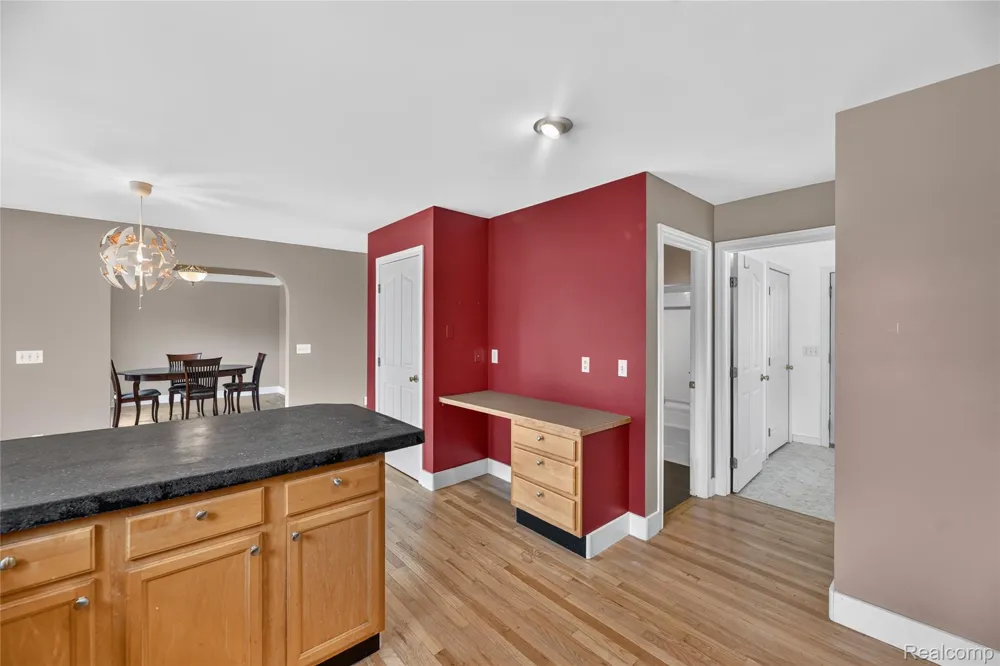 6452 Sandy Knoll Fenton Charter Township, MI 48451