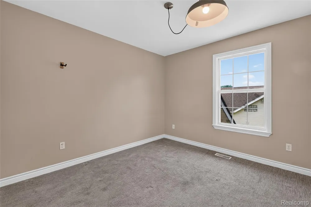 6452 Sandy Knoll Fenton Charter Township, MI 48451