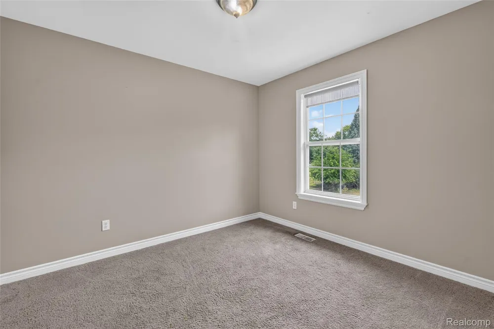 6452 Sandy Knoll Fenton Charter Township, MI 48451