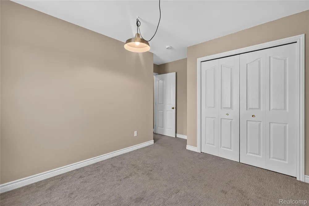 6452 Sandy Knoll Fenton Charter Township, MI 48451