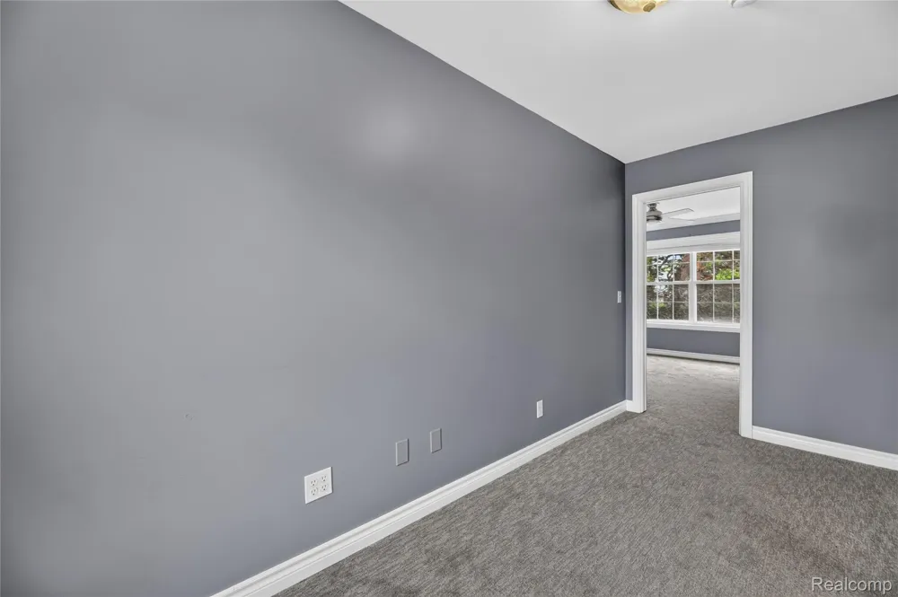 6452 Sandy Knoll Fenton Charter Township, MI 48451