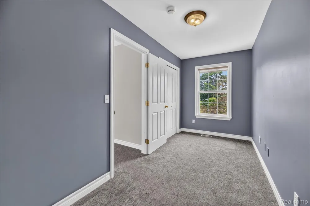 6452 Sandy Knoll Fenton Charter Township, MI 48451