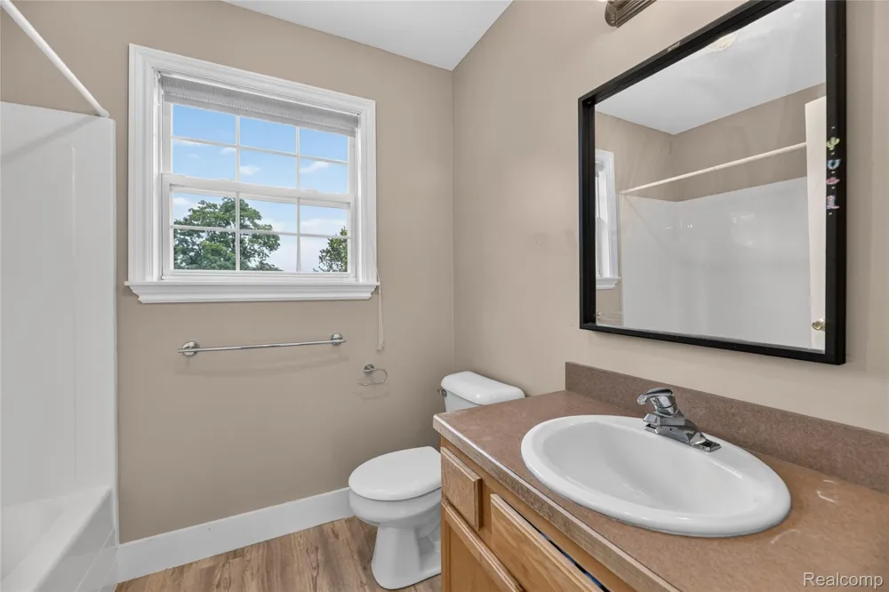 6452 Sandy Knoll Fenton Charter Township, MI 48451