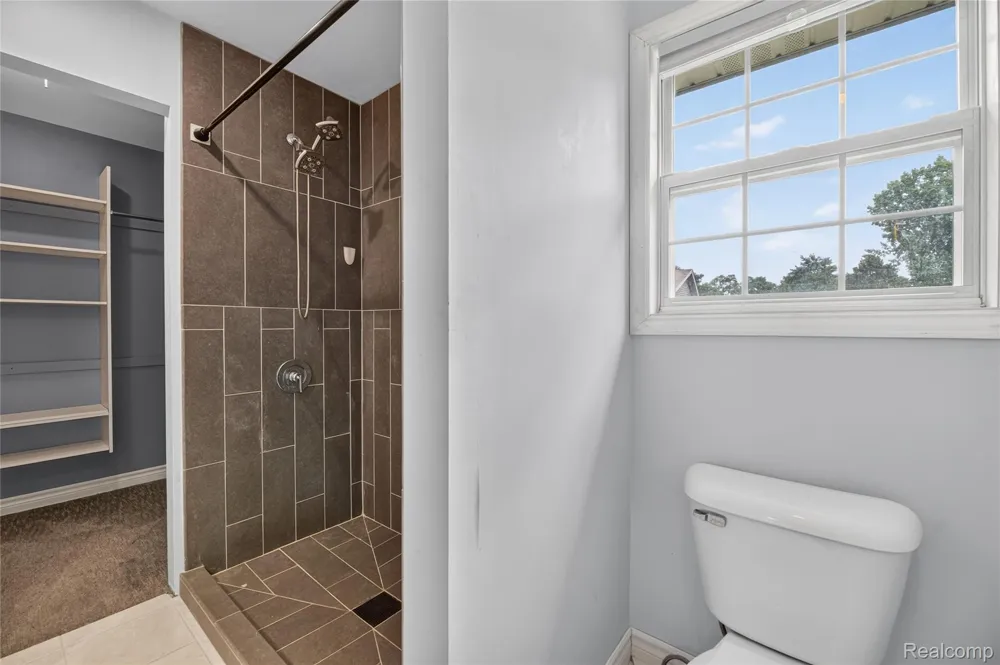 6452 Sandy Knoll Fenton Charter Township, MI 48451