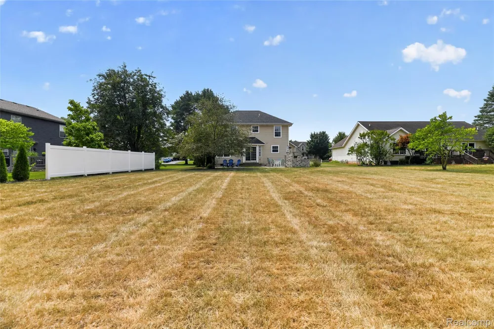 6452 Sandy Knoll Fenton Charter Township, MI 48451