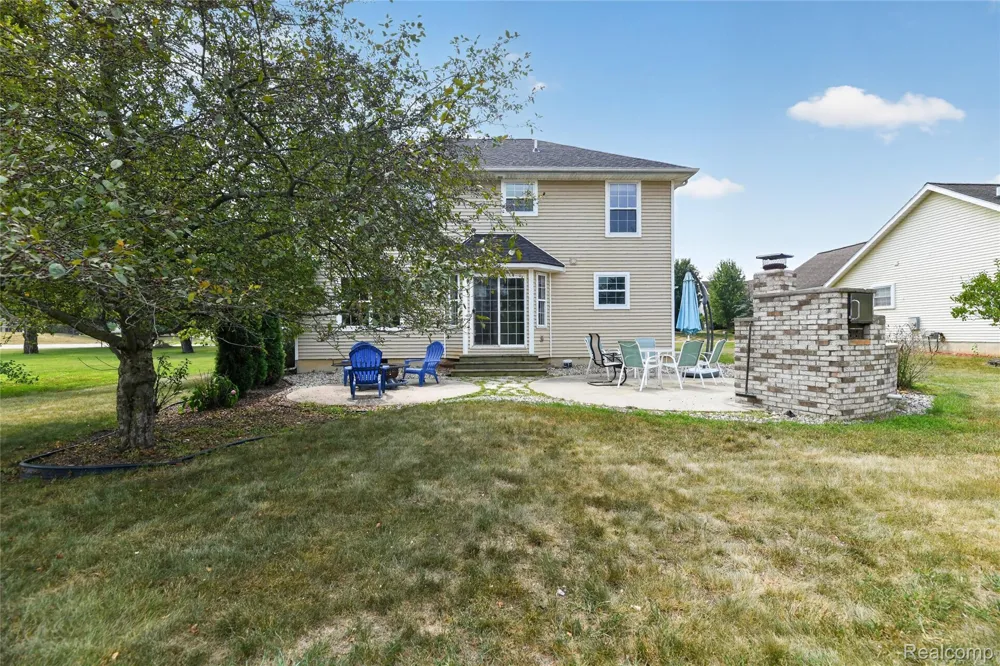 6452 Sandy Knoll Fenton Charter Township, MI 48451