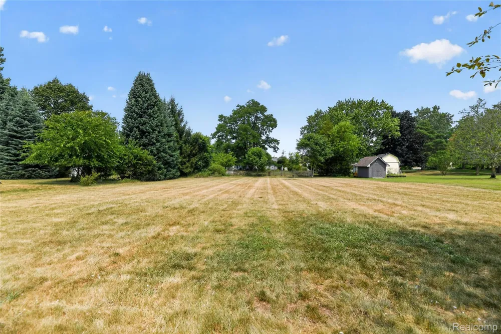6452 Sandy Knoll Fenton Charter Township, MI 48451