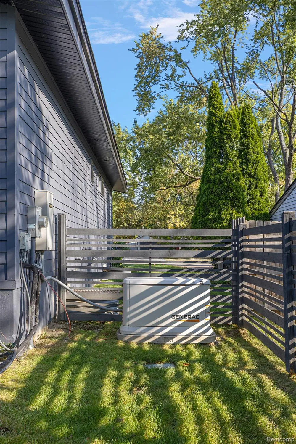 16281 Buckingham Avenue Beverly Hills Village, MI 48025