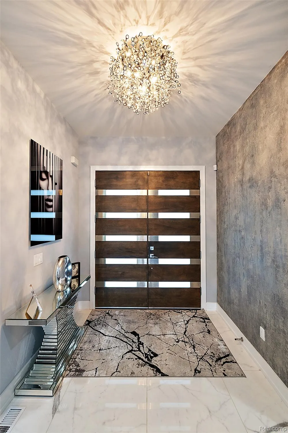 16281 Buckingham Avenue Beverly Hills Village, MI 48025