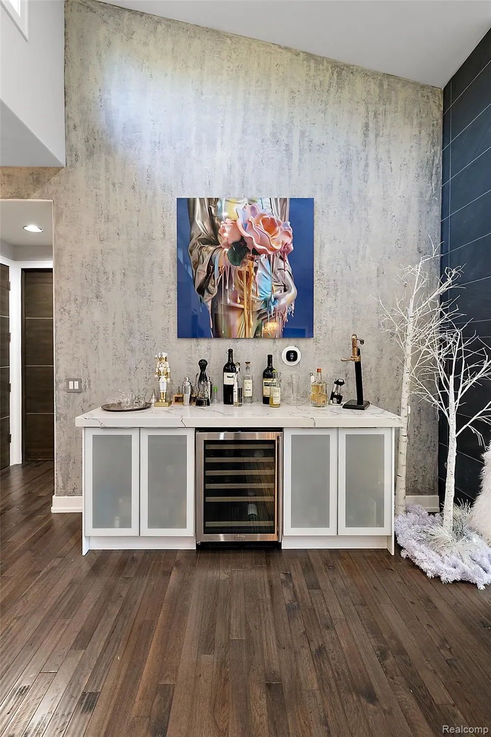 16281 Buckingham Avenue Beverly Hills Village, MI 48025