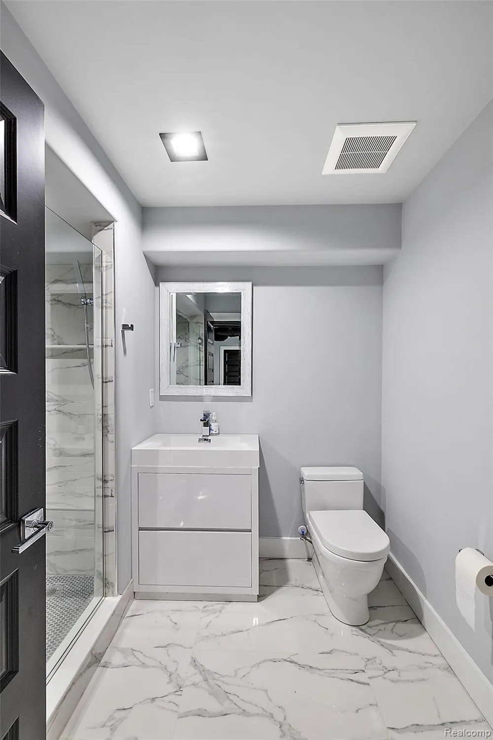 16281 Buckingham Avenue Beverly Hills Village, MI 48025