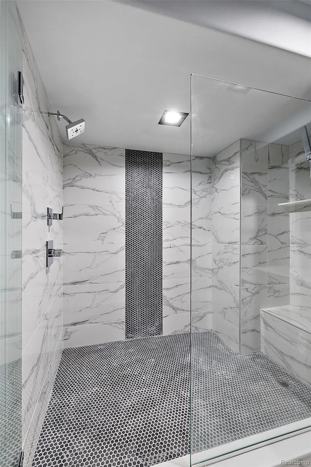 16281 Buckingham Avenue Beverly Hills Village, MI 48025