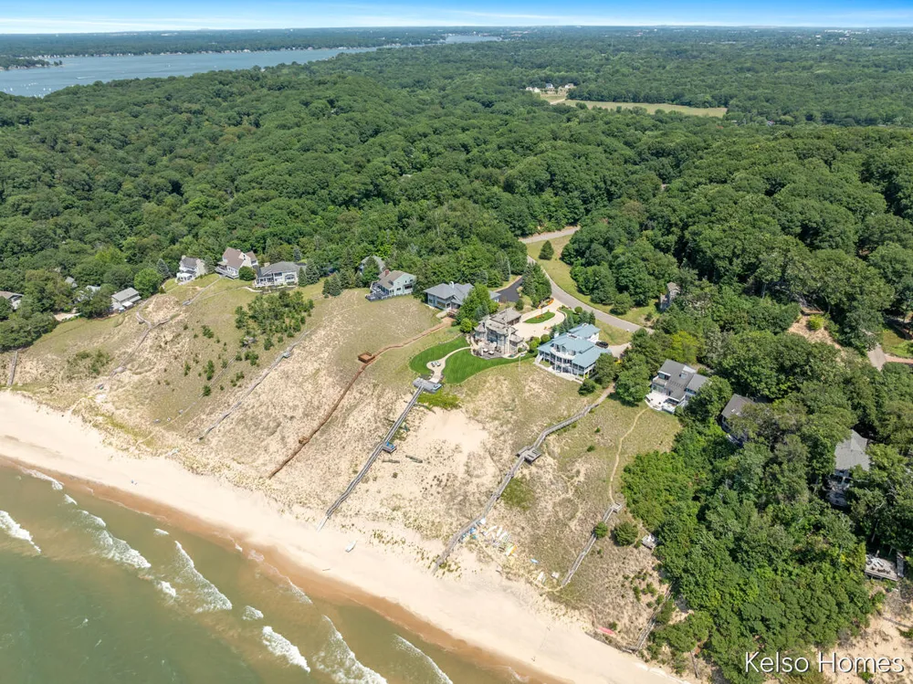 6664 Scenic Shores Drive Laketown Township, MI 49423