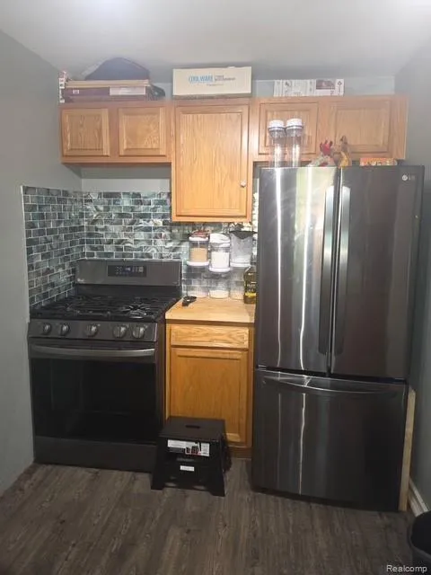 25501 Pembroke Avenue Redford Charter Township, MI 48240