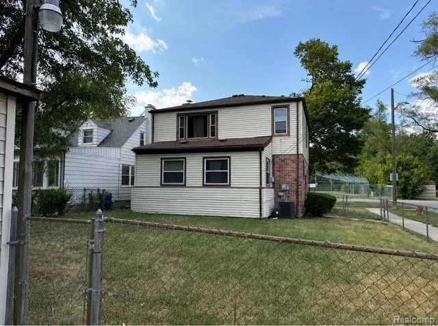25501 Pembroke Avenue Redford Charter Township, MI 48240