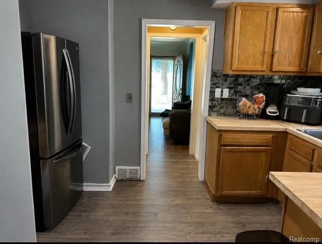 25501 Pembroke Avenue Redford Charter Township, MI 48240