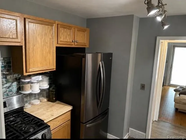 25501 Pembroke Avenue Redford Charter Township, MI 48240
