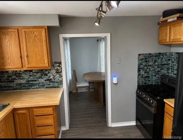 25501 Pembroke Avenue Redford Charter Township, MI 48240
