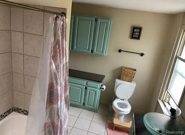 25501 Pembroke Avenue Redford Charter Township, MI 48240