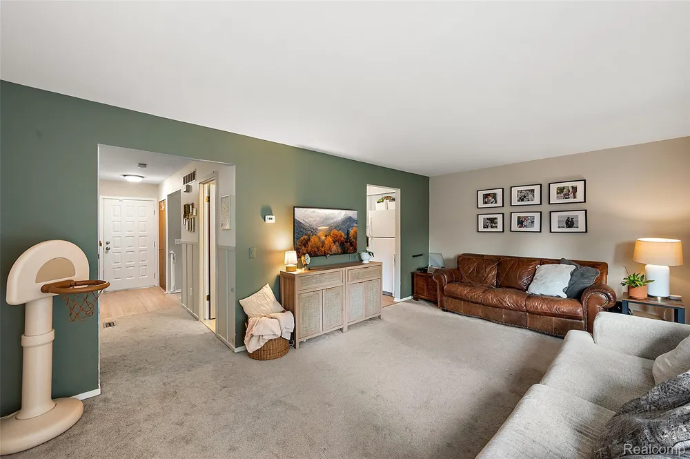 24224 Bashian Drive Novi City, MI 48375