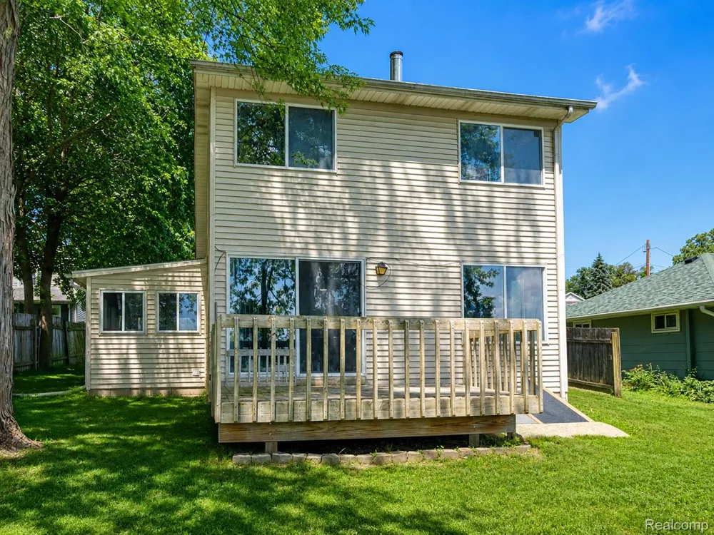 4165 Highcrest Drive Genoa Township, MI 48116