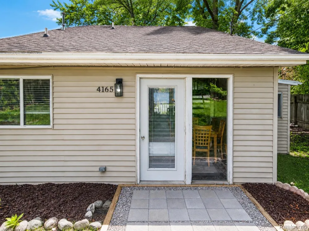 4165 Highcrest Drive Genoa Township, MI 48116