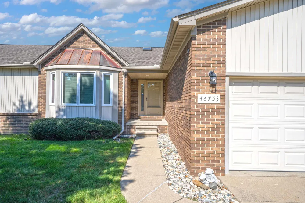 46753 Scotch Pine Lane Macomb Township, MI 48042