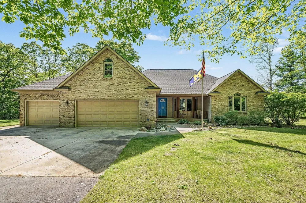 10835 Red Oak Ridge Reynolds Township, MI 49329