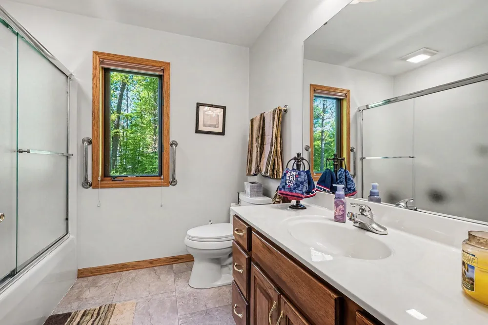 10835 Red Oak Ridge Reynolds Township, MI 49329