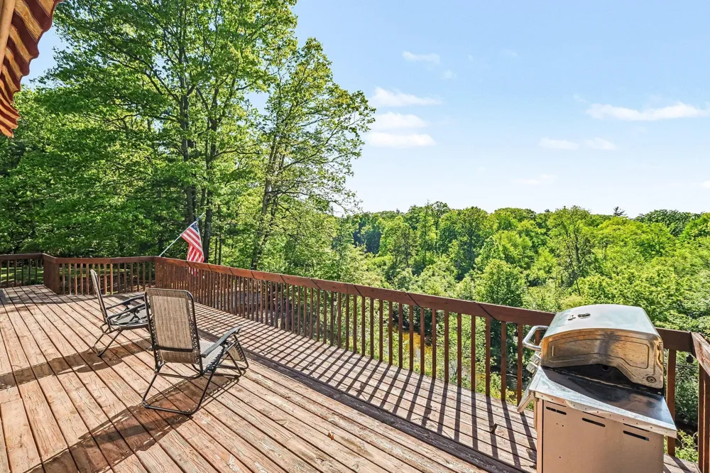 10835 Red Oak Ridge Reynolds Township, MI 49329