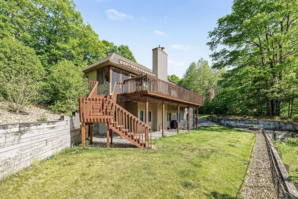 10835 Red Oak Ridge Reynolds Township, MI 49329