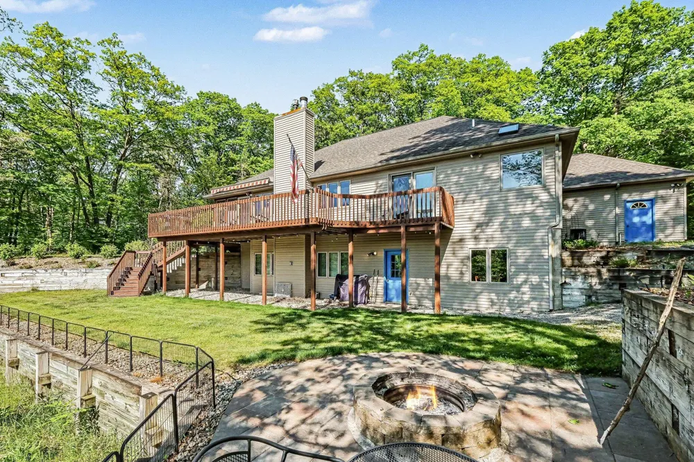 10835 Red Oak Ridge Reynolds Township, MI 49329