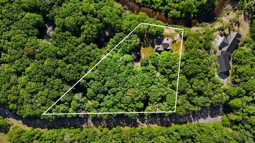 10835 Red Oak Ridge Reynolds Township, MI 49329