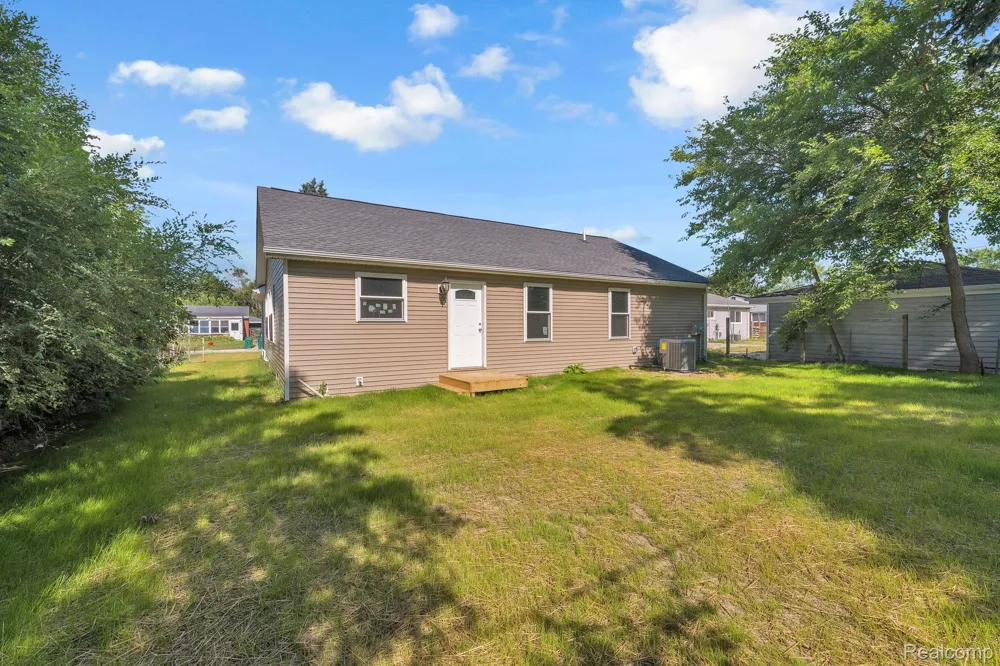 6653 Niagara Street Romulus City, MI 48174
