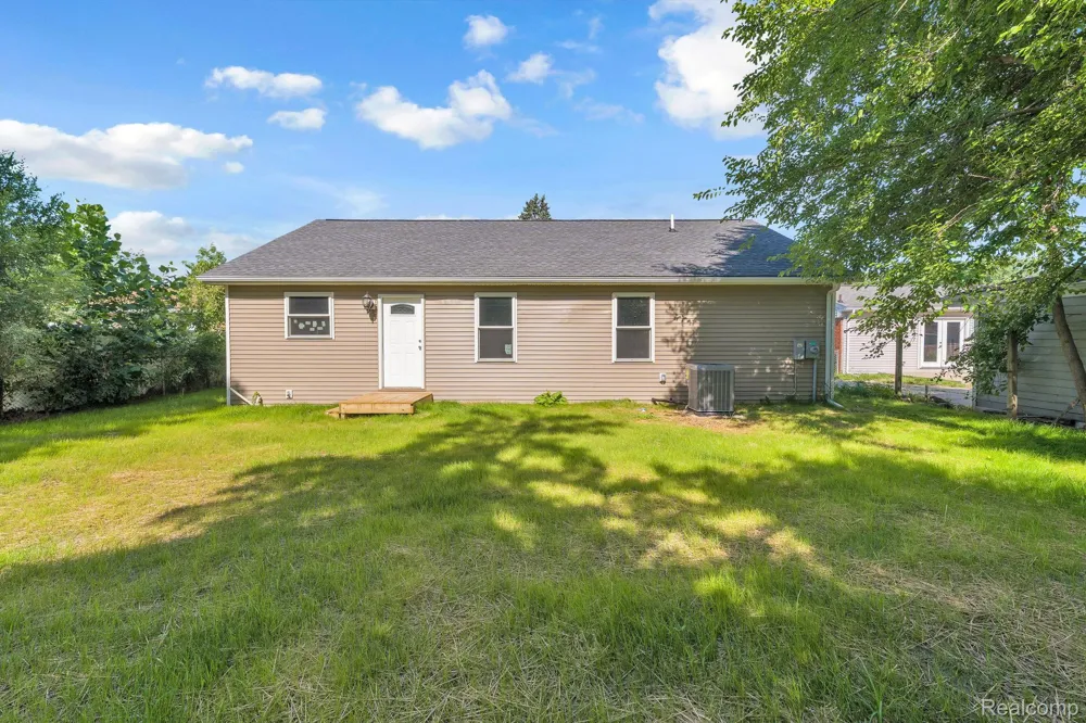 6653 Niagara Street Romulus City, MI 48174