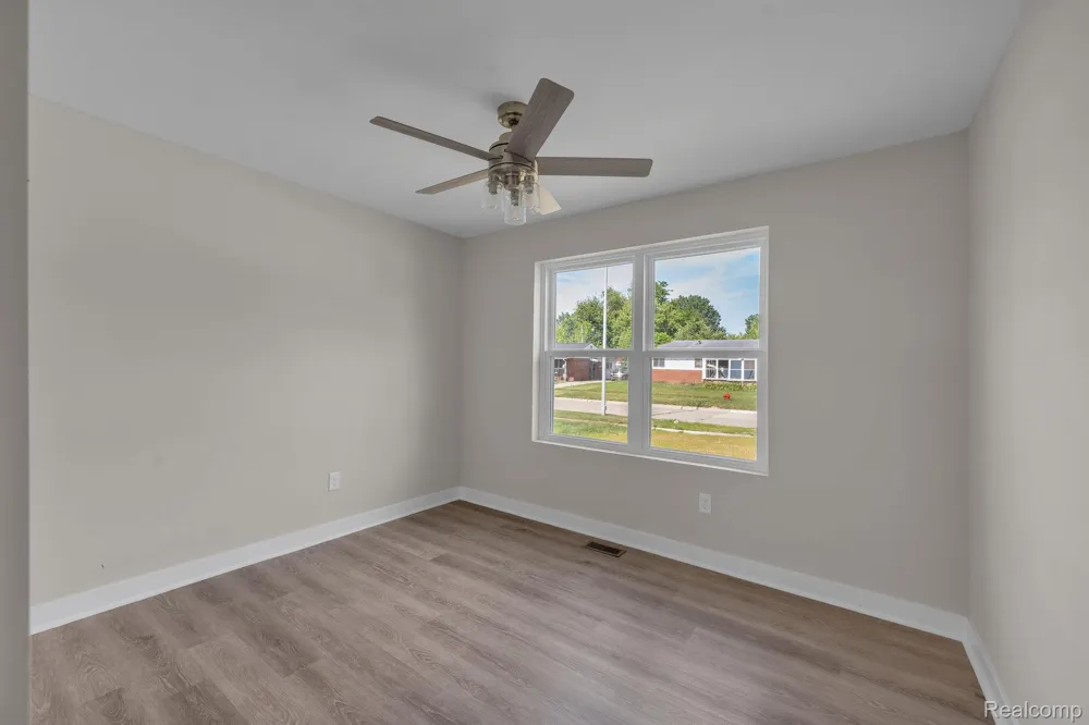 6653 Niagara Street Romulus City, MI 48174