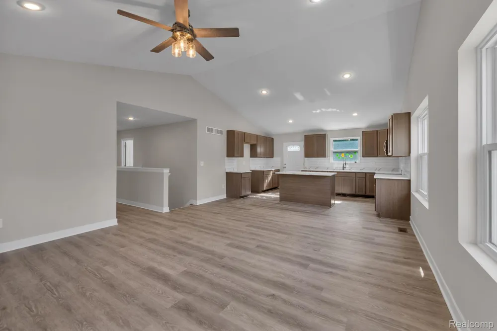 6653 Niagara Street Romulus City, MI 48174