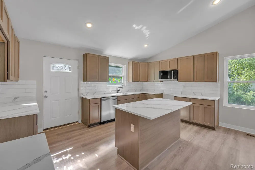 6653 Niagara Street Romulus City, MI 48174