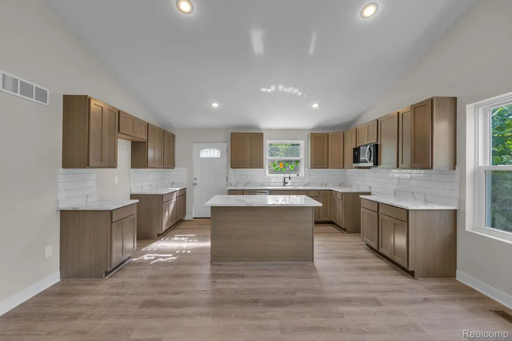 6653 Niagara Street Romulus City, MI 48174