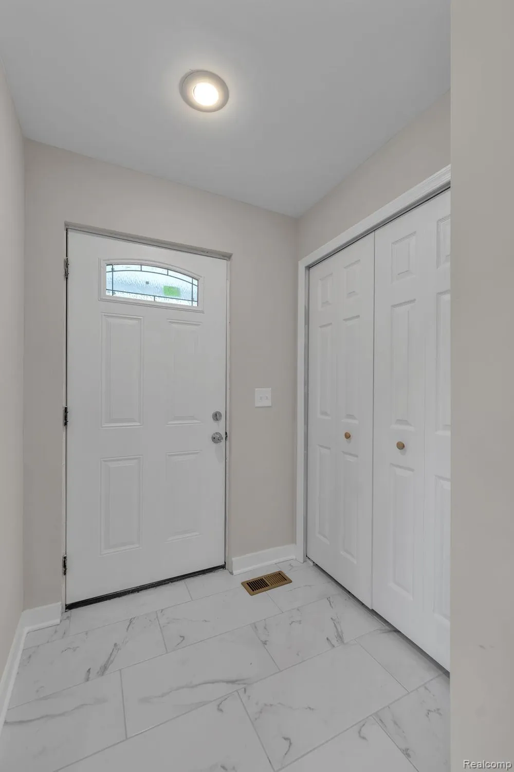6653 Niagara Street Romulus City, MI 48174