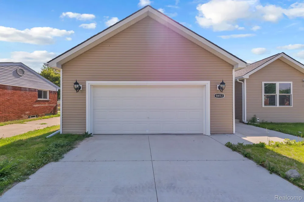 6653 Niagara Street Romulus City, MI 48174