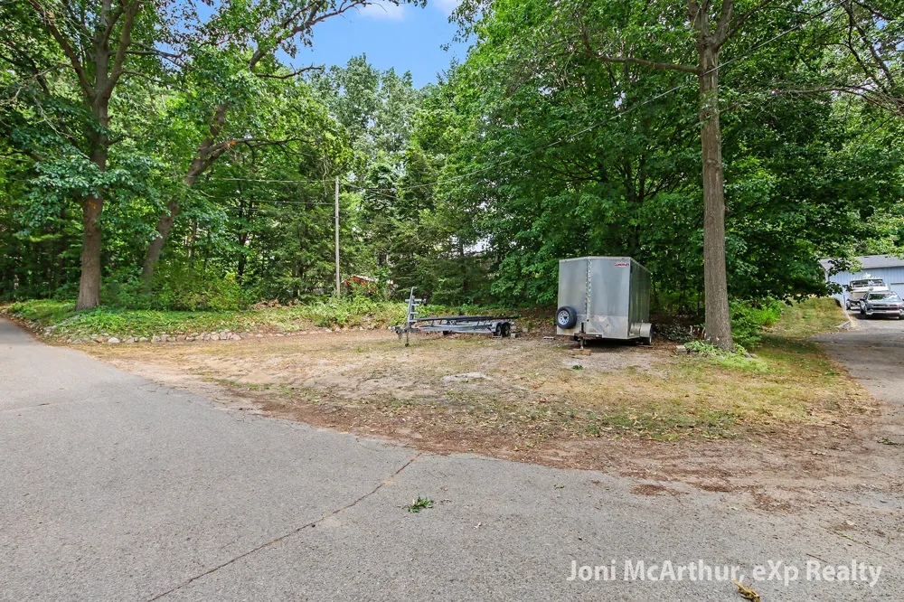 11613 Orchard Park Drive NE Algoma Township, MI 49345
