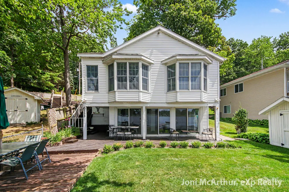 11613 Orchard Park Drive NE Algoma Township, MI 49345