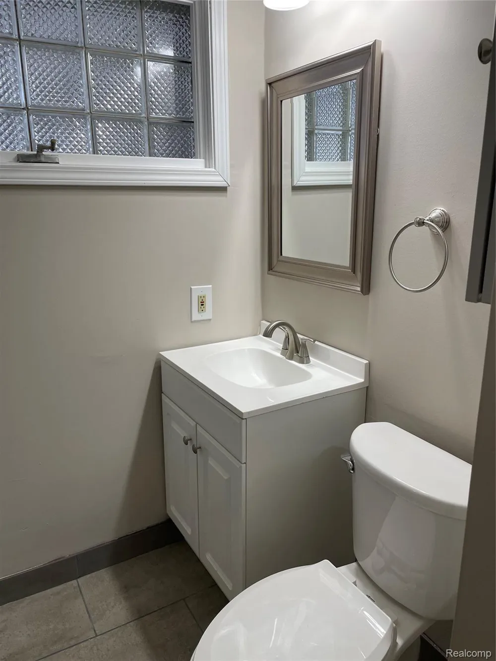 6820 FREDMOOR DRIVE Troy City, MI 48098