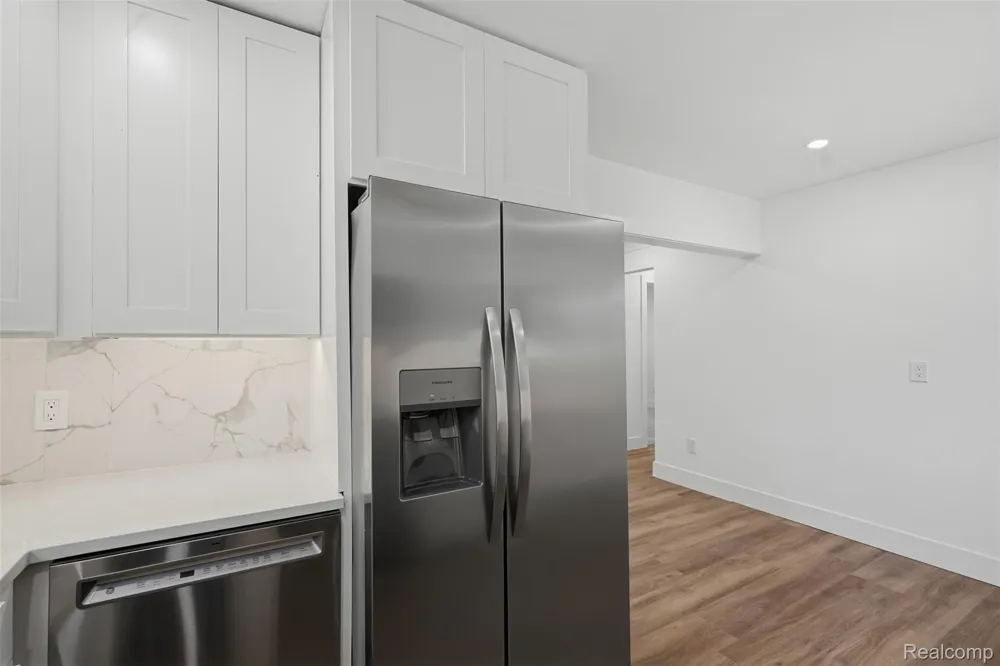 13741 Pearson Street Oak Park City, MI 48237
