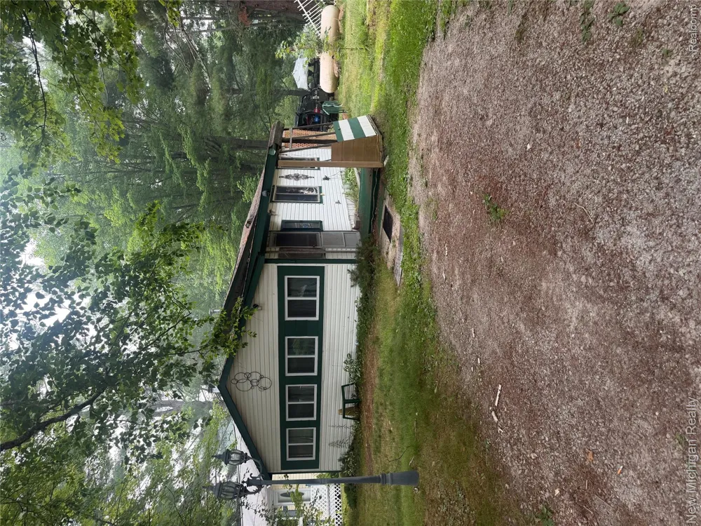 208 Hickory Street Hay Township, MI 48624